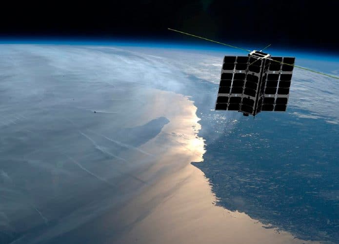 Um dos novos satélites na atmosfera da Terra