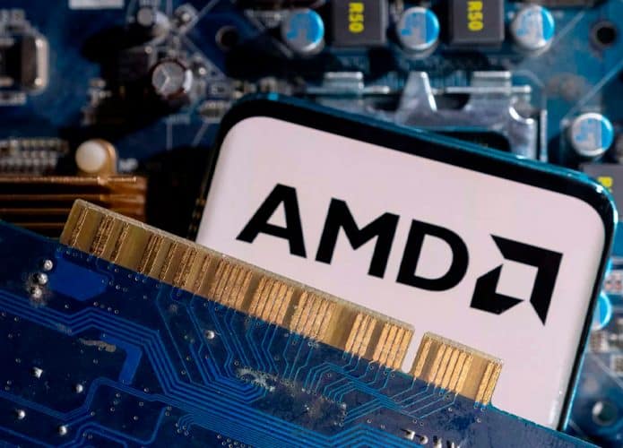 Celular com logomarca da AMD na tela e envolto em chips de computador