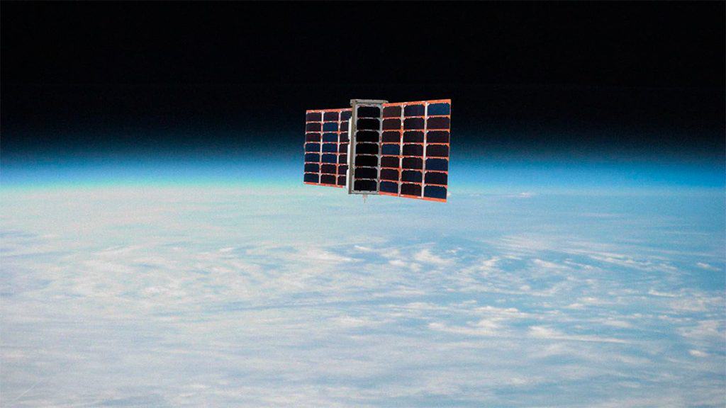 Um dos novos satélites na atmosfera da Terra