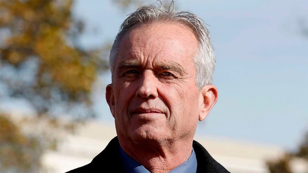 Robert F Kennedy Jr em dia ensolarado