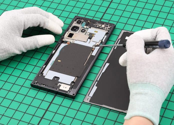 Galaxy S23 no programa de reparo pelo usuário (Imagem: divulgação/Samsung)