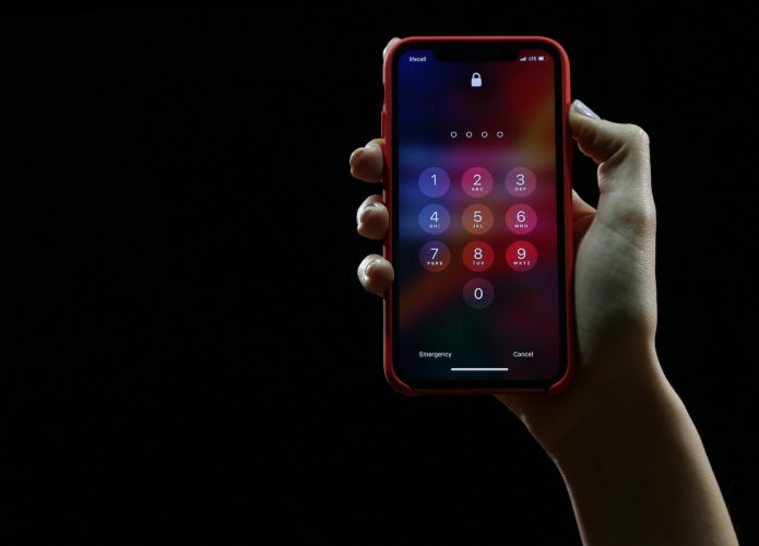 Senha iPhone. Foto: Yura Fresh/Unsplash