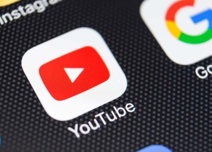 Ícone do YouTube na tela inicial de um aparelho da Apple