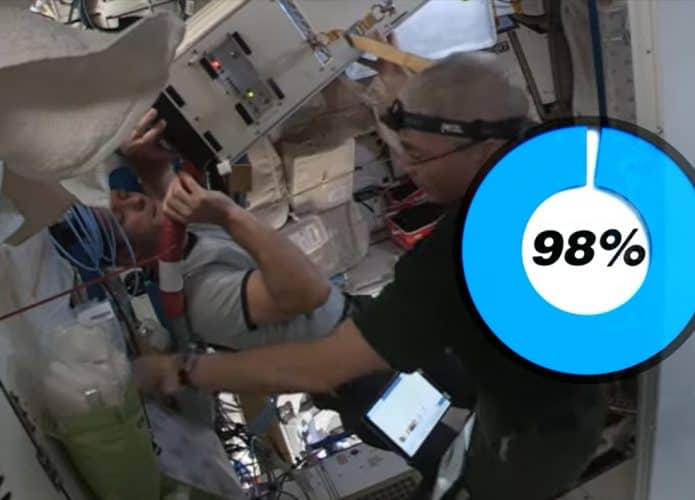 agua-reciclada-astronauta-695x500