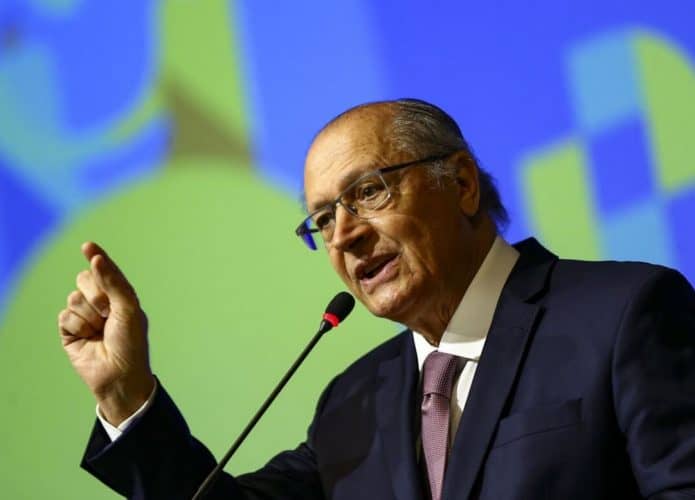 Geraldo Alckmin discursa na Apex
