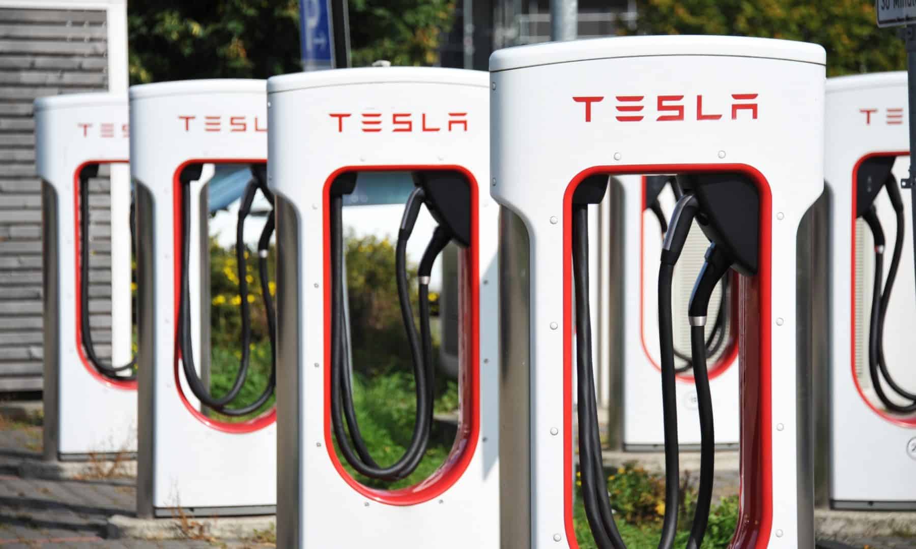 Estação de carregamento Tesla Supercharger