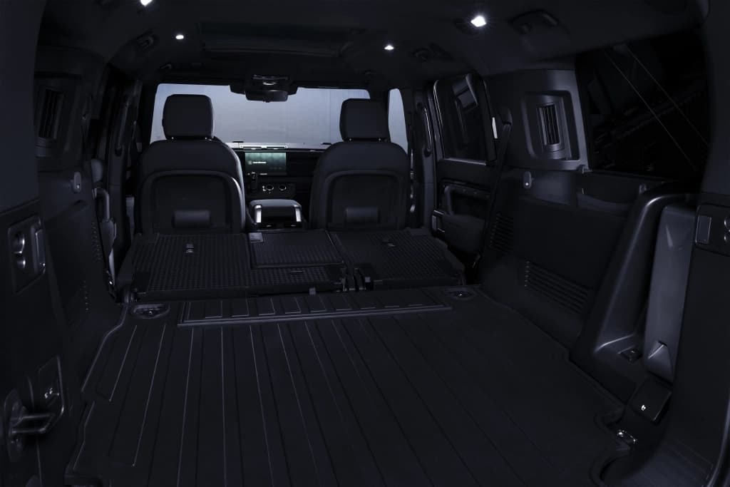 Land Rover Defender 130 Outbound