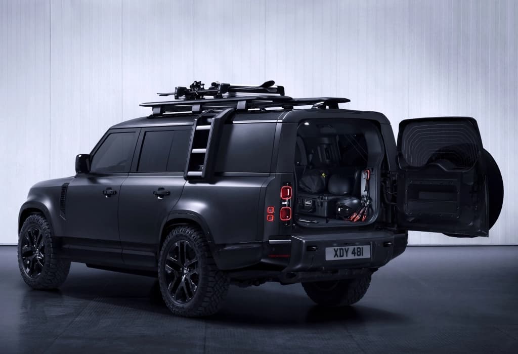 Land Rover Defender 130 Outbound