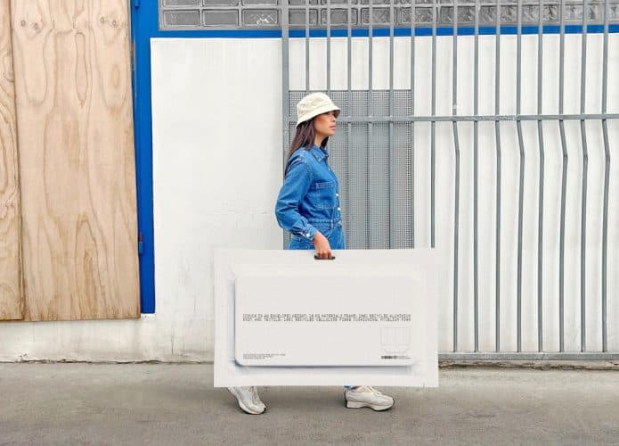 Sofá modular dobrado como um envelope