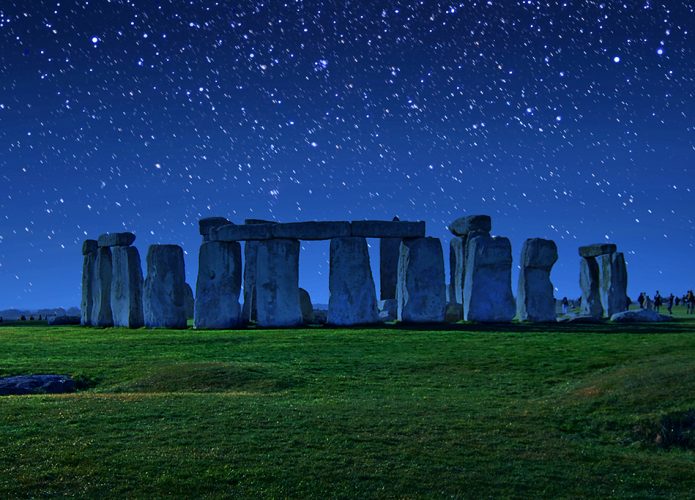 stonehenge-695x500