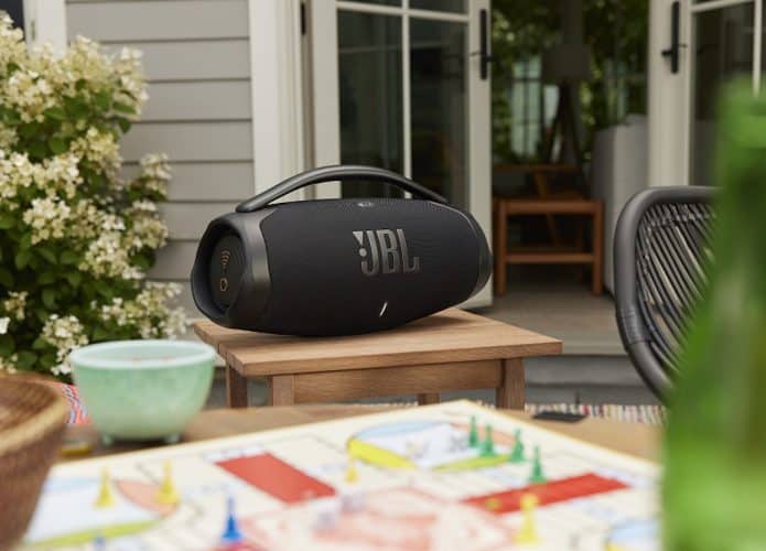 220722_JBL_AW_Shot_03_Exterior_Boombox3_1299_x1-695x500