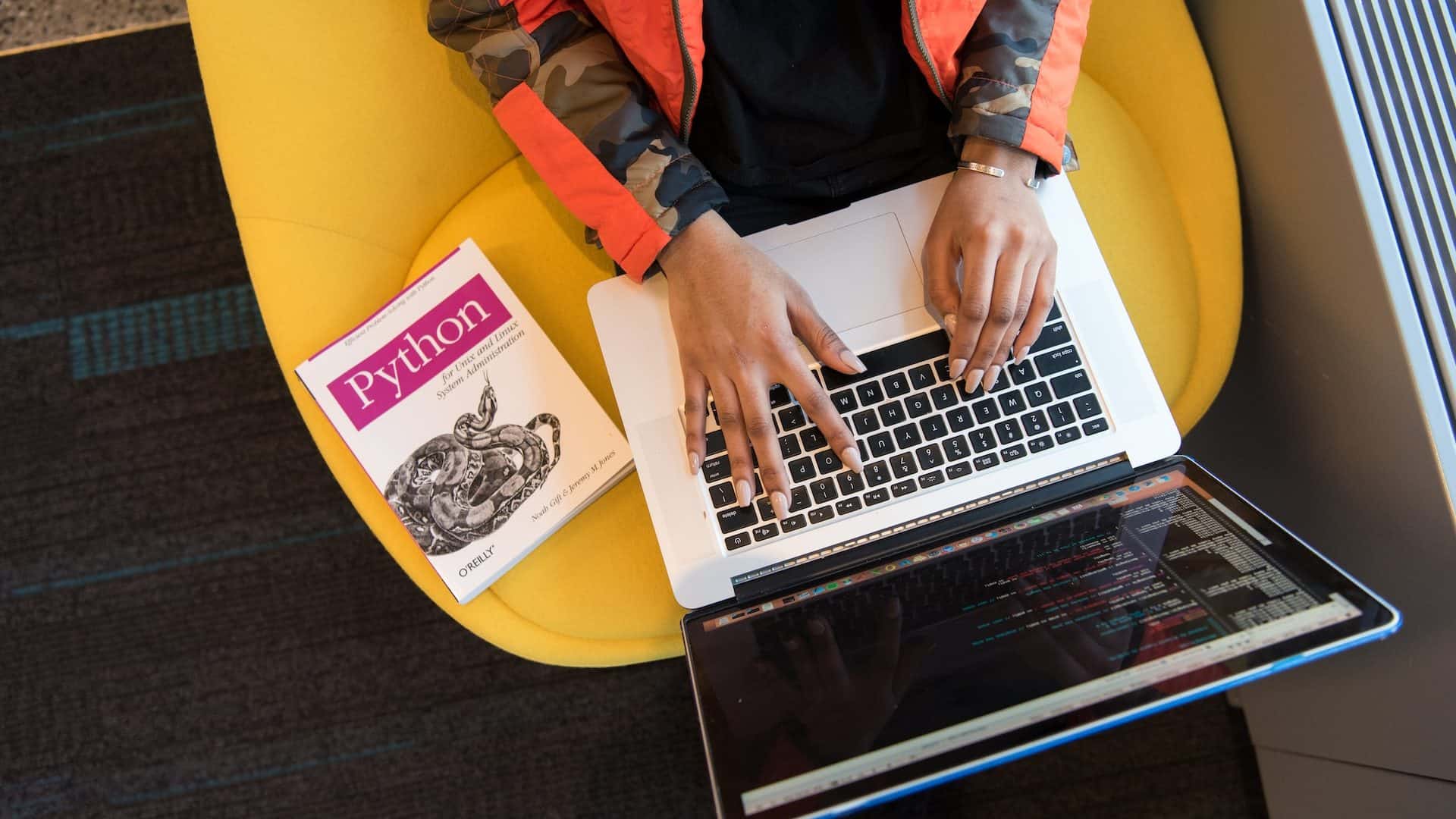 Aula TI EAD. Foto: Christina Wocintechchat/Unsplash