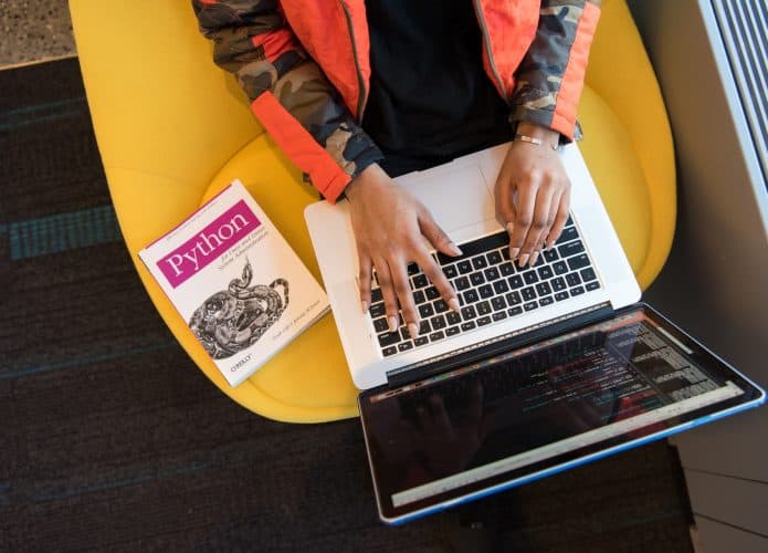 Aula TI EAD. Foto: Christina Wocintechchat/Unsplash