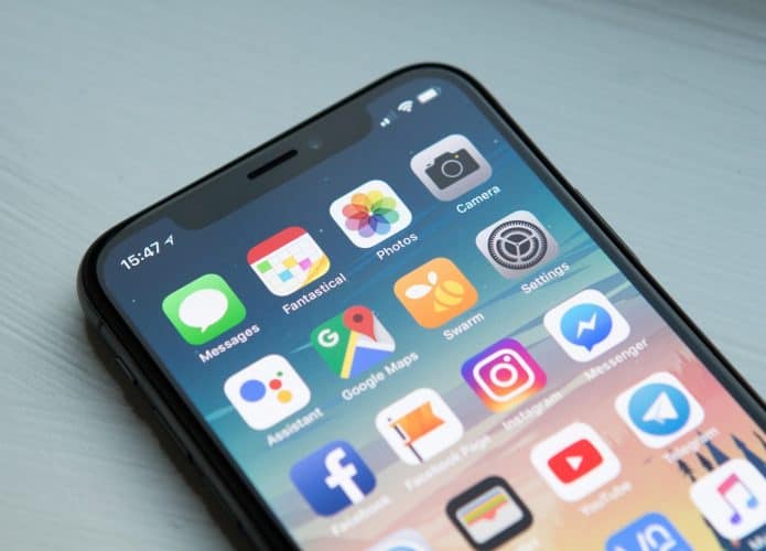 Como juntar duas fotos em uma só no iPhone. William Hook/Unsplash