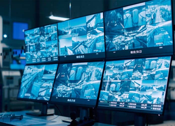 Telas de computador com sistema de câmeras de segurança