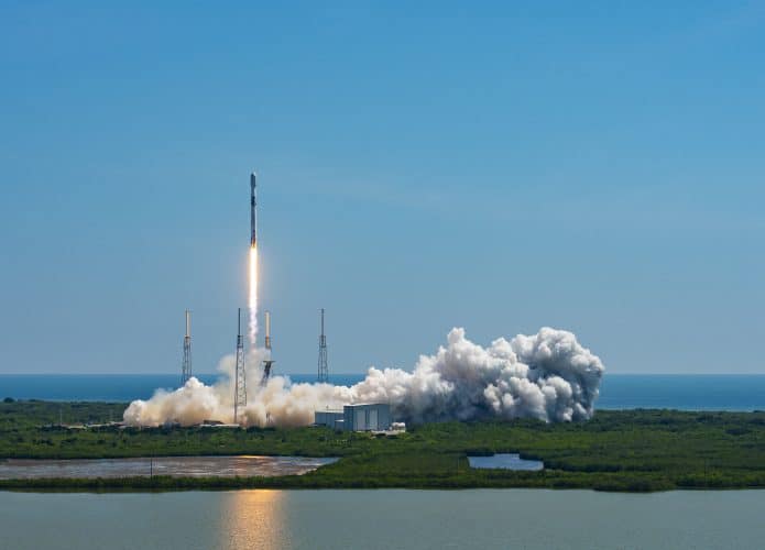 Foguete da SpaceX levando Euclid ao espaço (Imagem: divulgação/ESA)