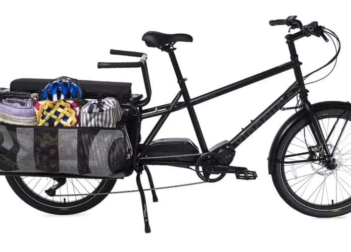 A e-bike Xtracycle Stoker leva até três pessoas a bordo