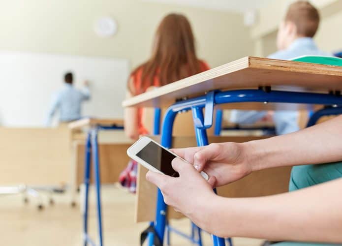 Celular na sala de aula