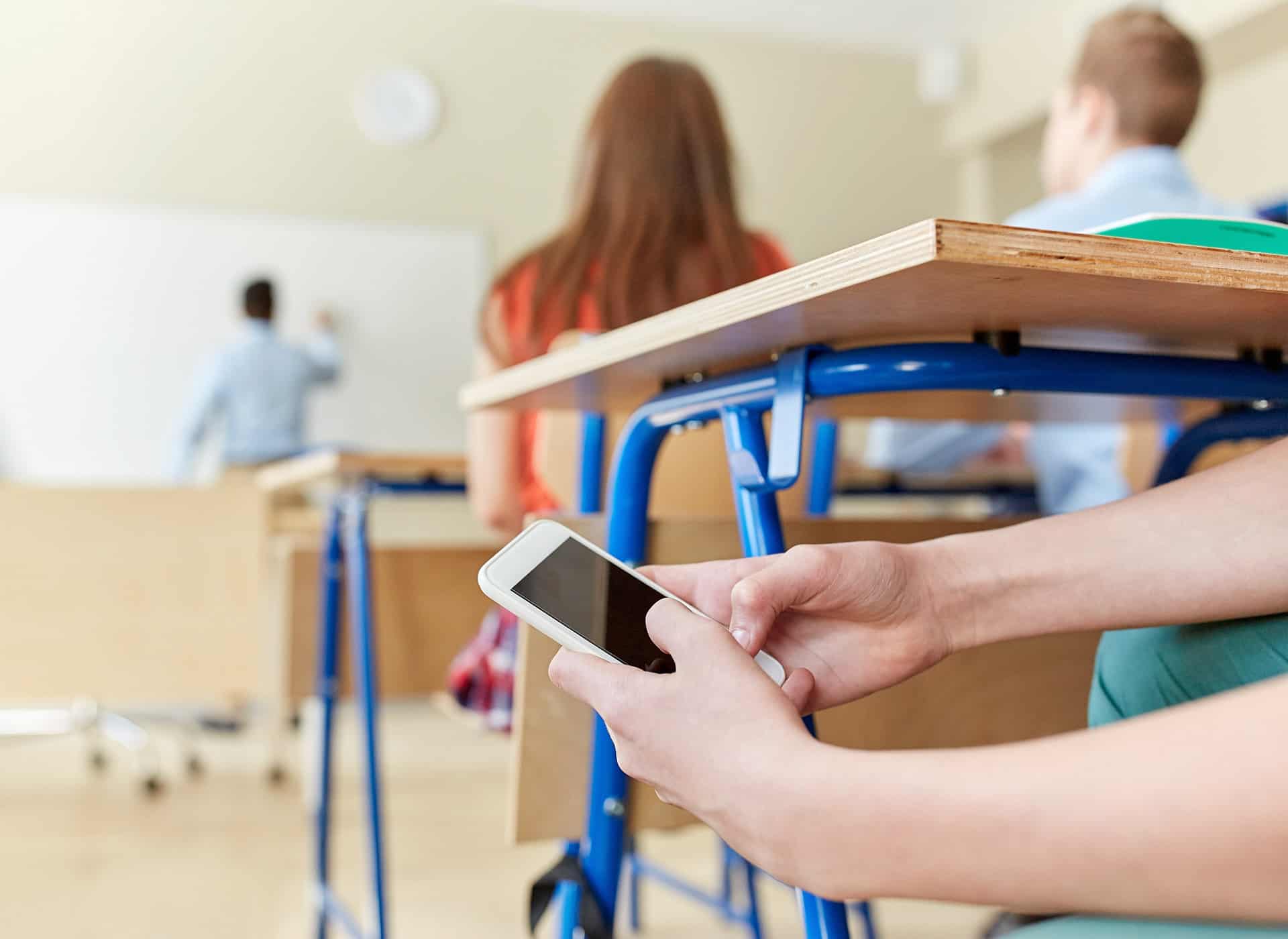 Entrevista exclusiva: qual a solução para os celulares na sala de aula?