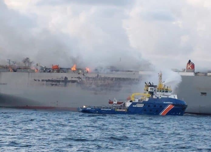 Carro elétrico pode ter causado incêndio incontrolável em navio na Holanda