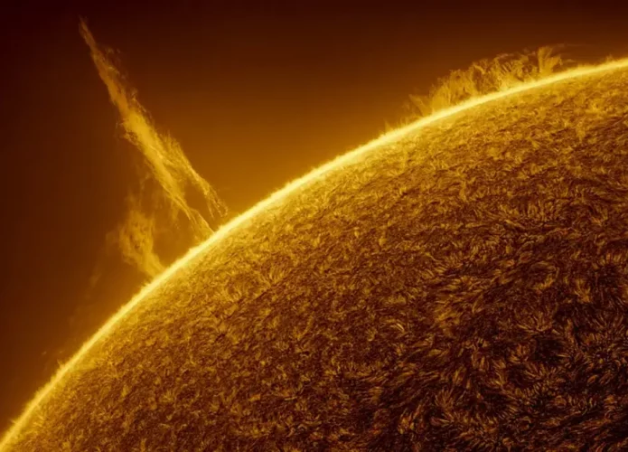 Tornado Solar em 20 de abril de 2023