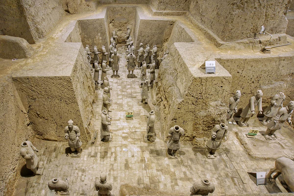 Tumba De Qin Shi Huang Dentro Guerreros De Terracota De Xian Gu a tumba-de-qin-shi-huang-dentro-guerreros-de-terracota-de-xian-gu-a