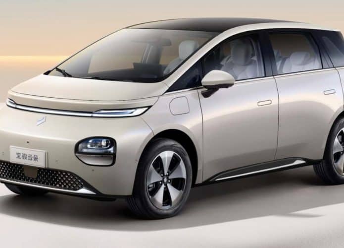 O Baojun Cloud é o novo carro elétrico acessível da GM
