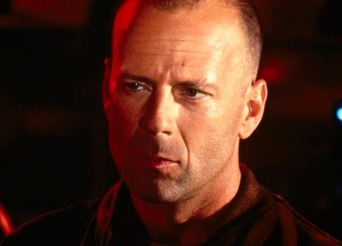 Cena de Bruce Willis em Pulp Fiction, de Quentin Tarantino