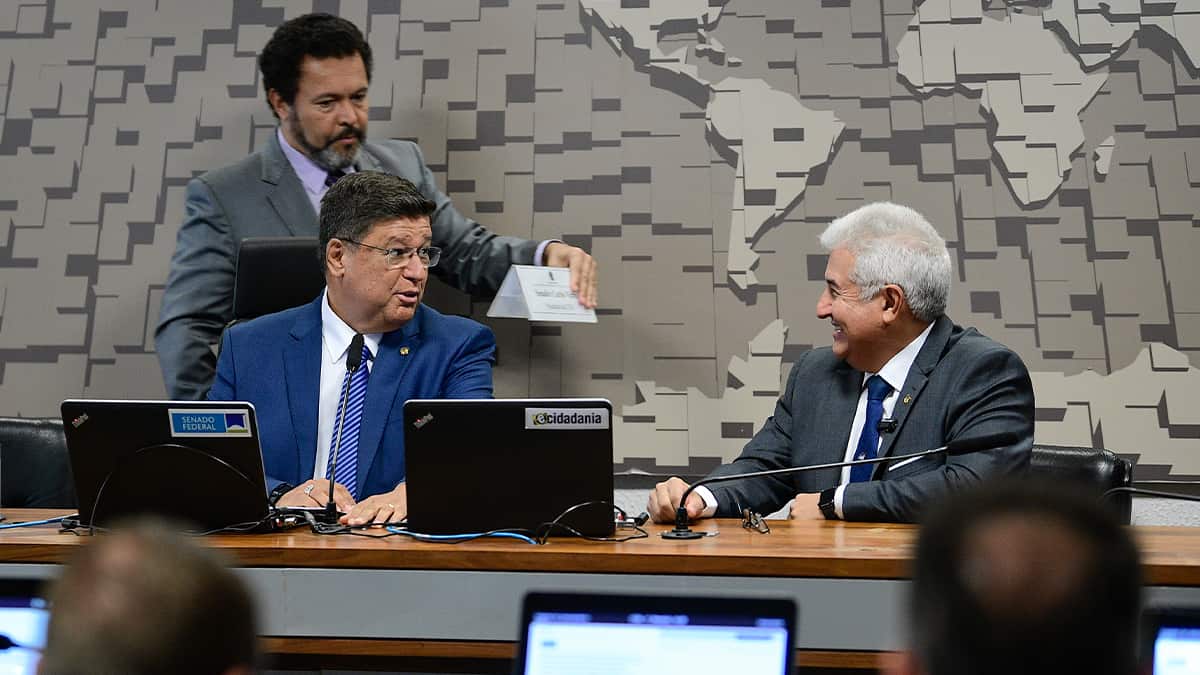 Senadores Carlos Viana e Marcos Pontes em comissão sobre inteligência artificial