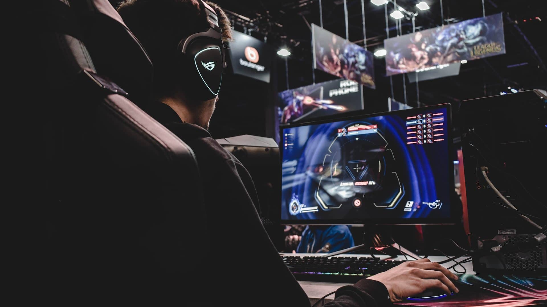 Monitor gamer via Florian Olivo/Unsplash