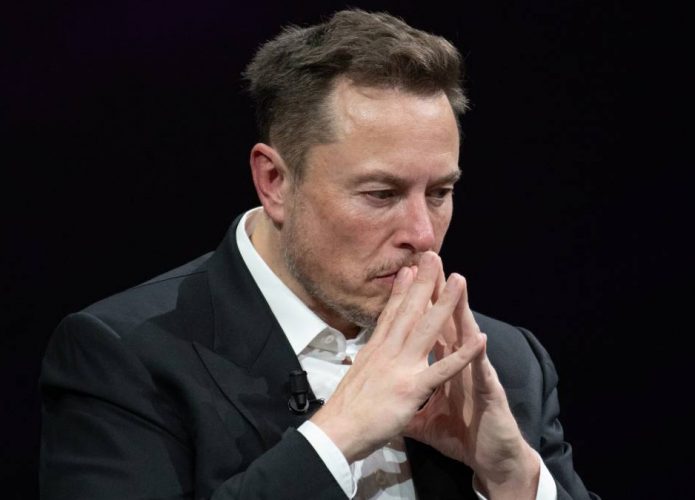 Índia manda derrubar publicações de políticos no X e Elon Musk obedece