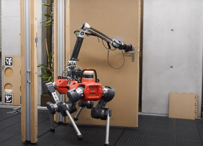 Robo-abrindo-a-porta-1-695x500.png