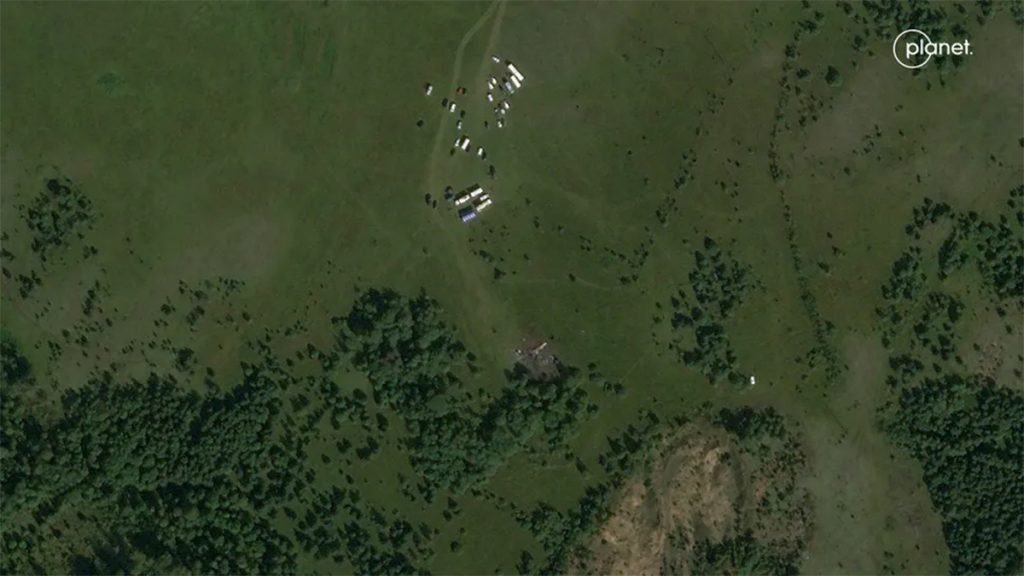 Imagem de satélite de destroços de avião que caiu com líder mercenário russo