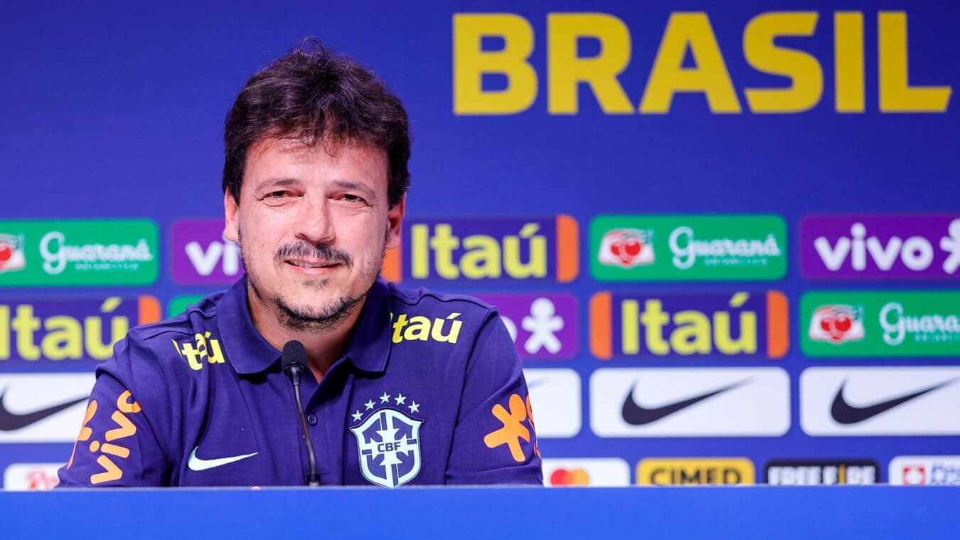 Primeira convocação da Seleção pelo técnico interno Fernando Diniz