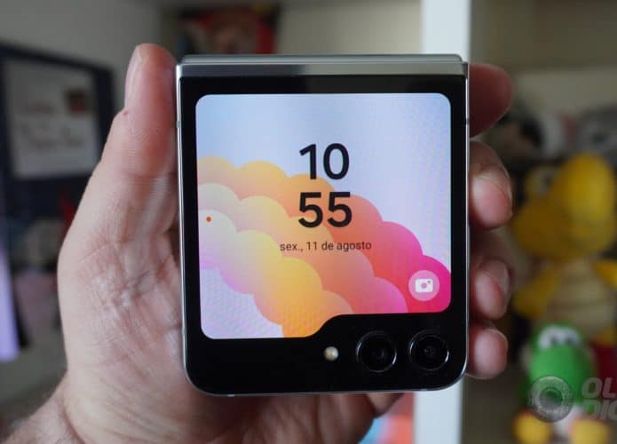 Galaxy Z Flip 5 (Imagem: André Fogaça/Olhar Digital)