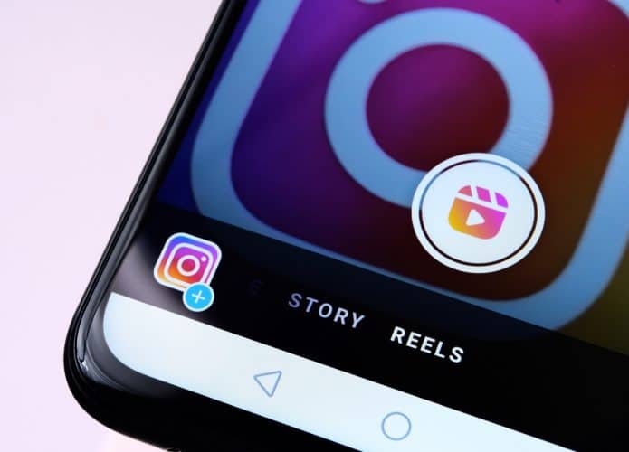 Instagram Reels vistos no aplicativo Instagram no celular