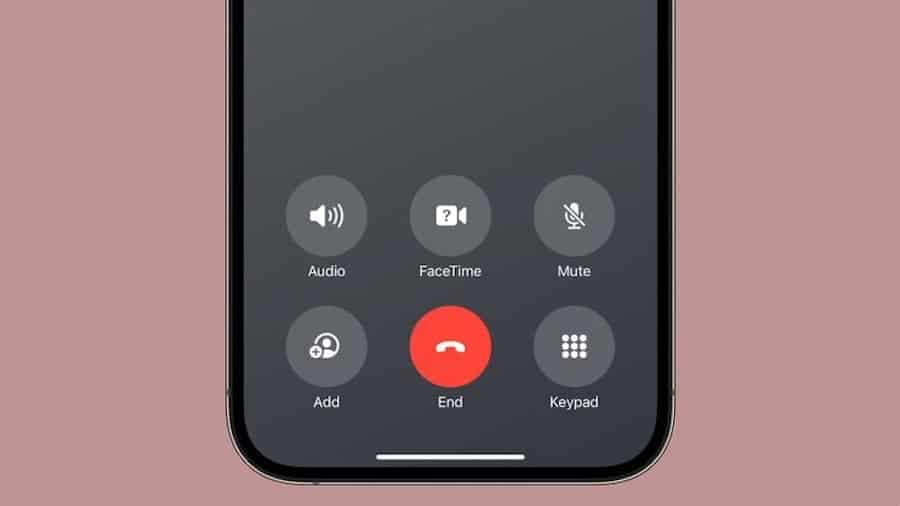 iOS 17 beta 6 volta o botão de desligar para o lugar dele (Imagem: reprodução/MacRumors)