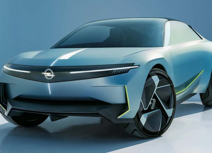 Opel apresenta carro elétrico com volante dobrável