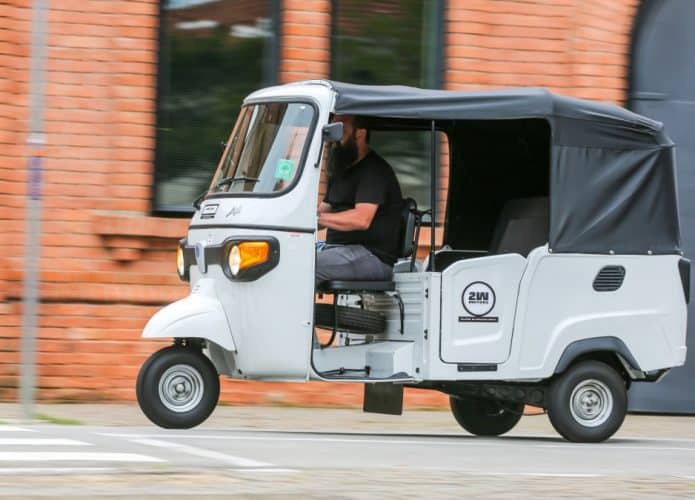 Tuk-tuk italiano inspirado na Vespa chega ao Brasil
