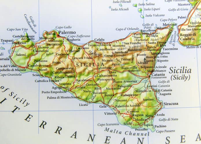 Os vulcões foram encontrados entre a costa da Sicília e o norte da África