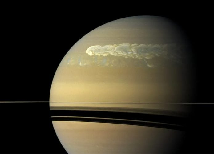 tempestade-saturno-695x500