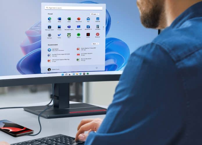 ThinkPhone, celular corporativo da Motorola, abre Windows 11 (Imagem: divulgação/Lenovo)