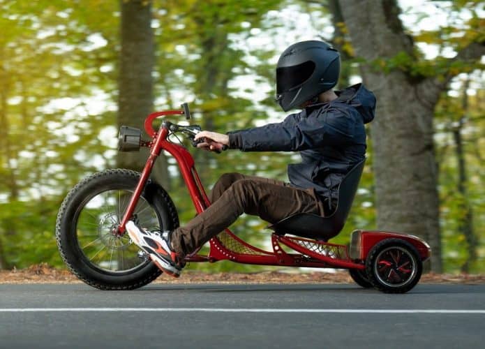 Novo triciclo elétrico mega potente combina três veículos em um