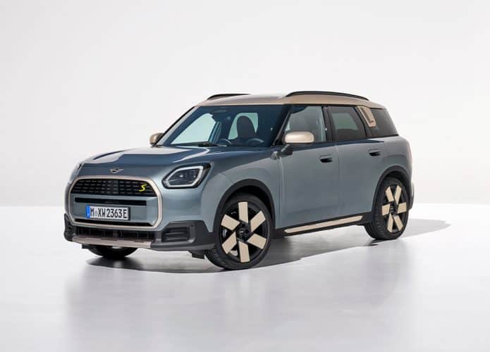 Mini Countryman 2024 estacionado