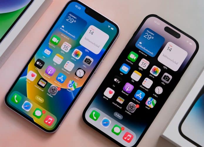 iPhonesnovos ao lado de suas caixas