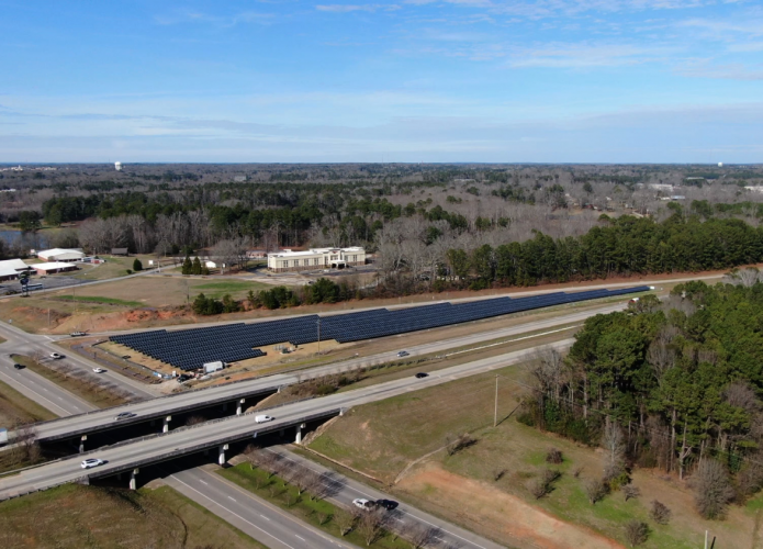 Paineis-solares-rodovia-695x500.png