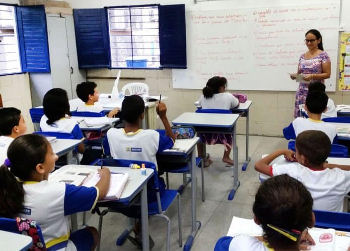 Sala de aula em escola do Brasil