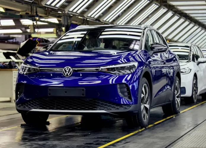 Volkswagen-EV-jobs-695x500.webp