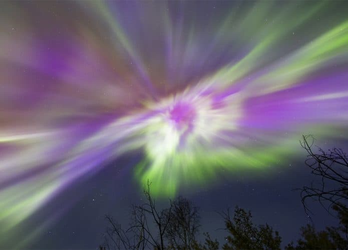 aurora-Jeroen-Daniels-Canada-695x500