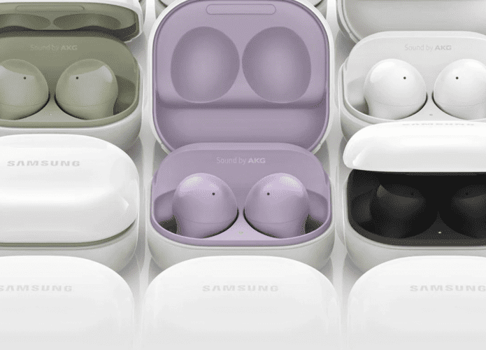 Imagem mostrando vários fones da linha Galaxy Buds